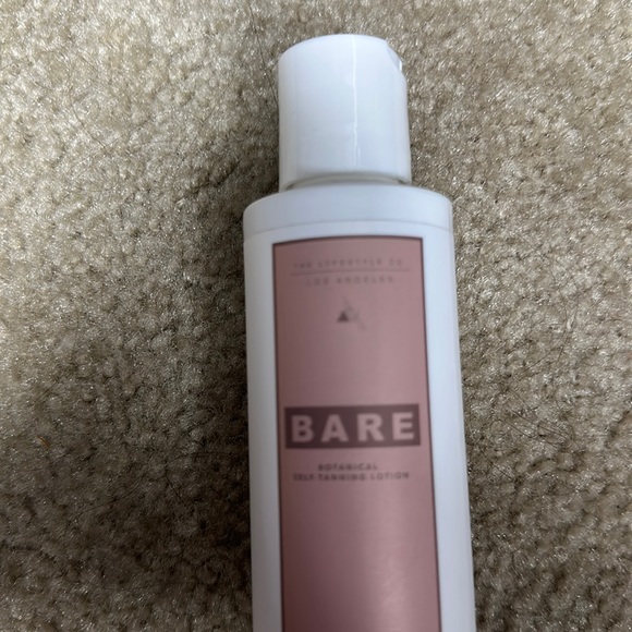 The Lyfestyle Co self-tanning lotion - Picture 1 of 3